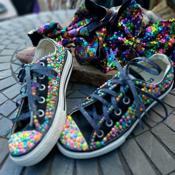 BLINGED OUT GIRLS CONVERSE - Picture 2 of 5